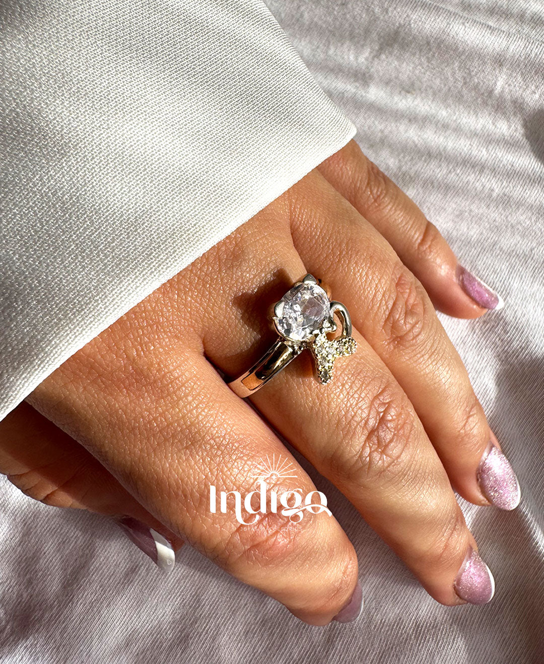 💎 Anillo en Plata con Cristal Blanco Central