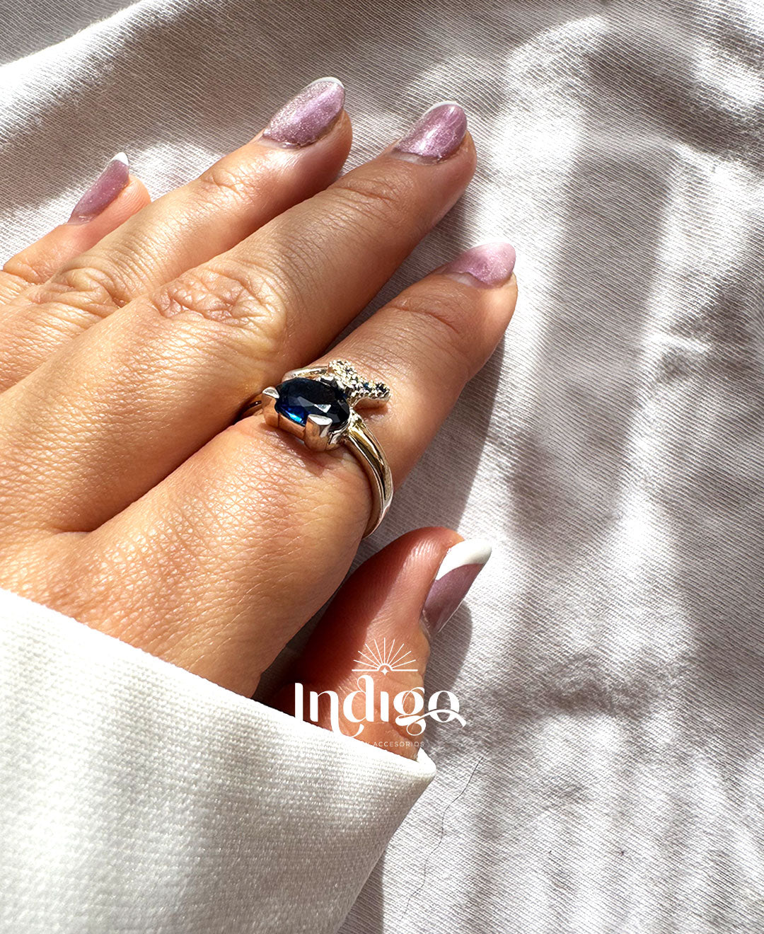 💎 Anillo en Plata con Cristal Azul Central