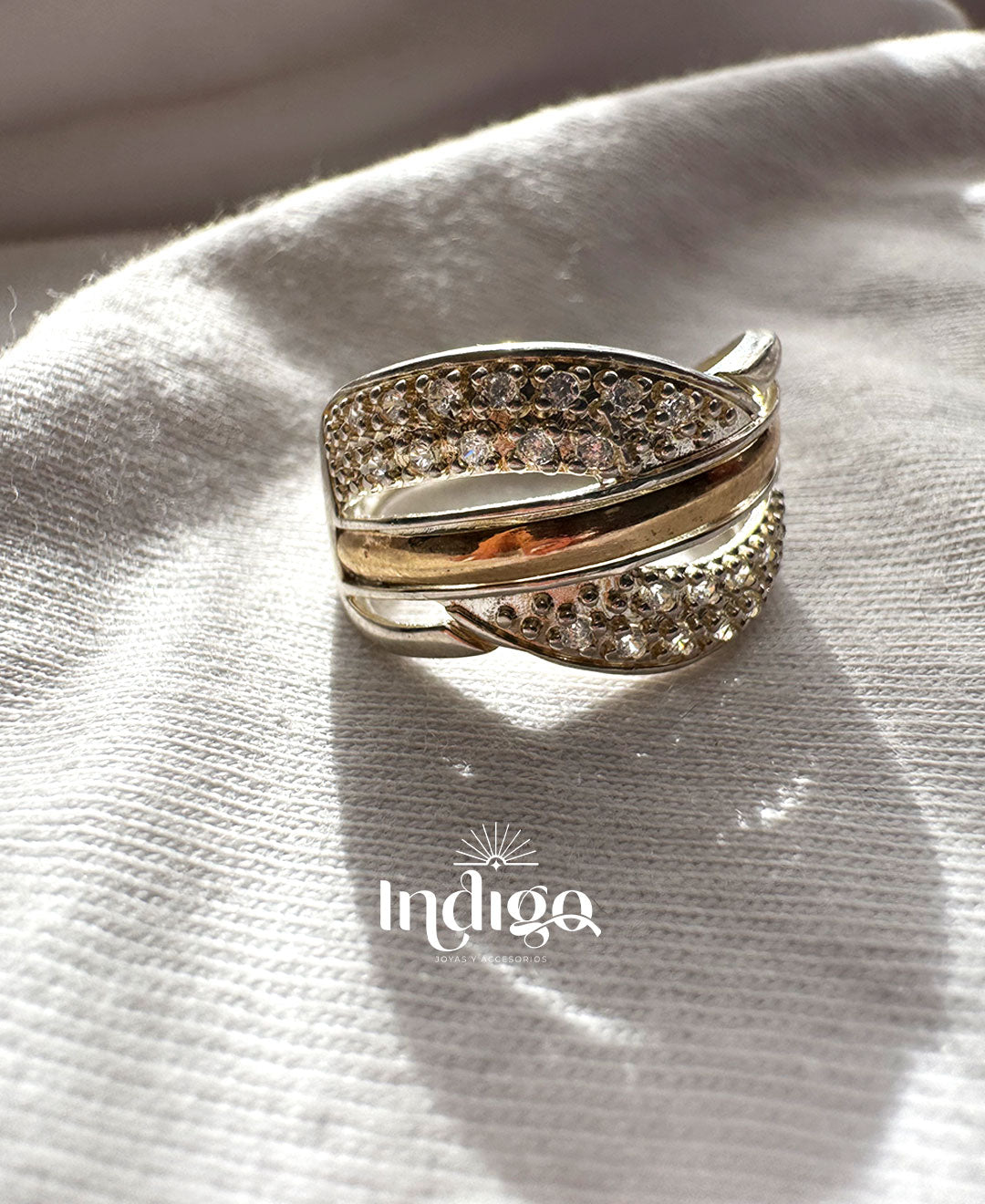 💎 Anillo en Plata con Diseño Entrelazado y Brillo Intenso