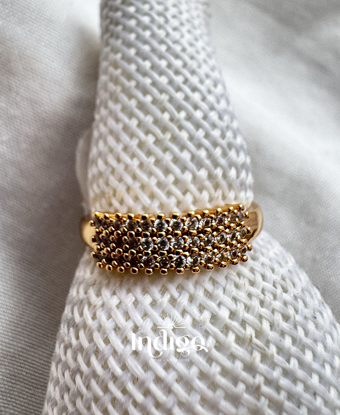 💎 Anillo liso y Circones