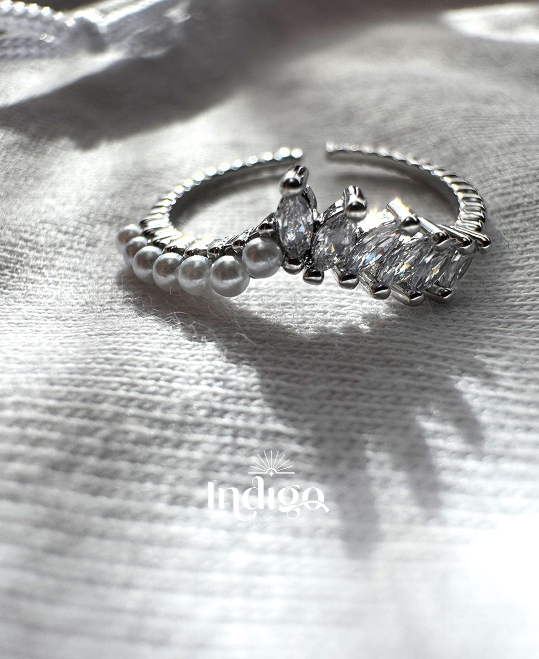 👑 Anillo de Perlas tipo Corona