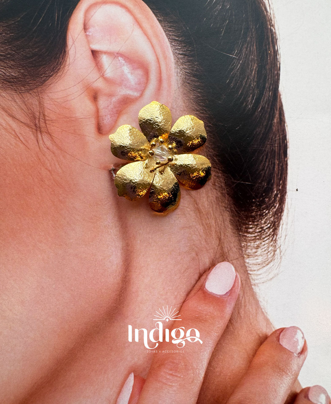 🌼 Arete Flor de 6 Pétalos