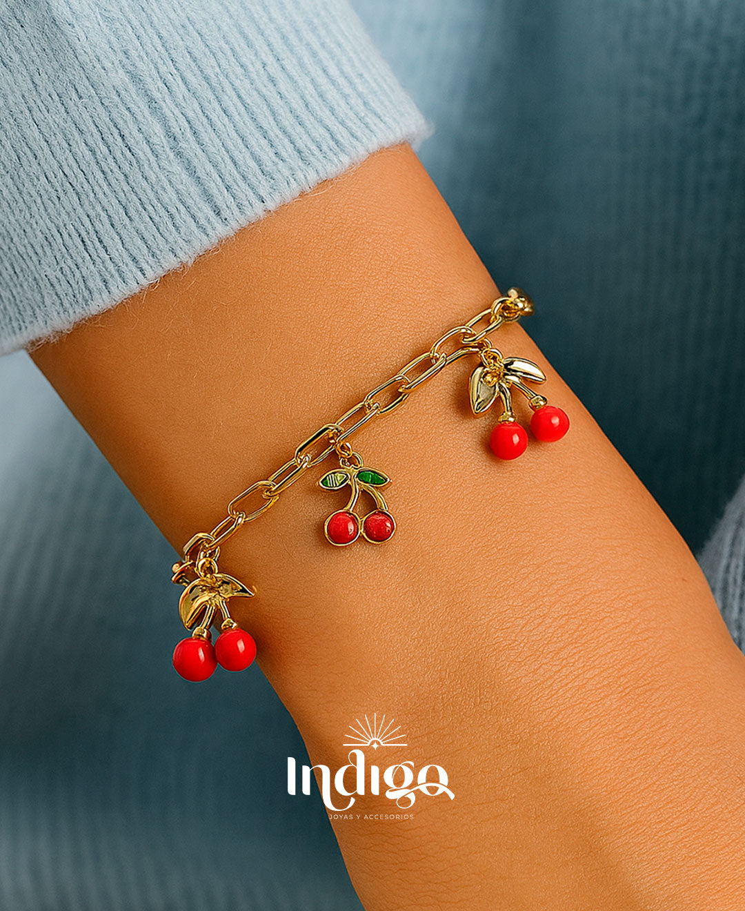 🍒 Pulsera Dorada con Dije de Cereza