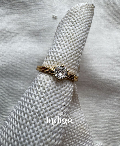 💎 Anillo con Circón Grande Central