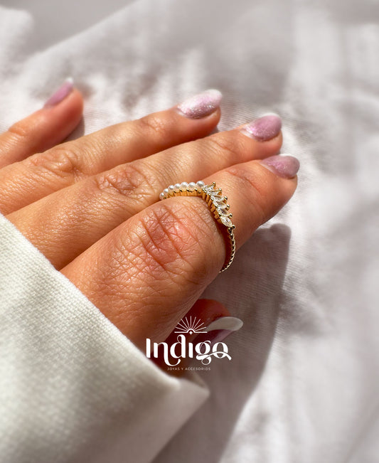 👑 Anillo Dorado con Perlas