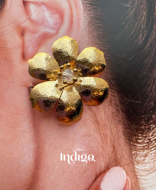 🌼 Arete Flor de 6 Pétalos