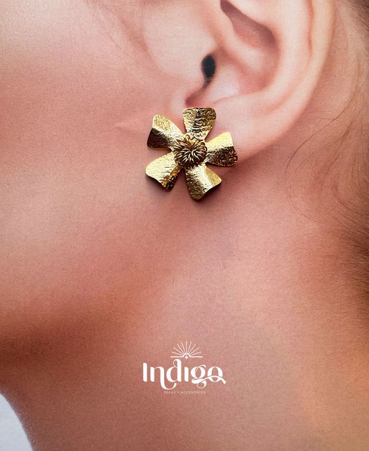 🌼 Arete Flor de 5 Pétalos