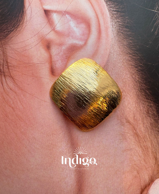 💎 Arete en Bronce con Forma de Rombo con Desgaste