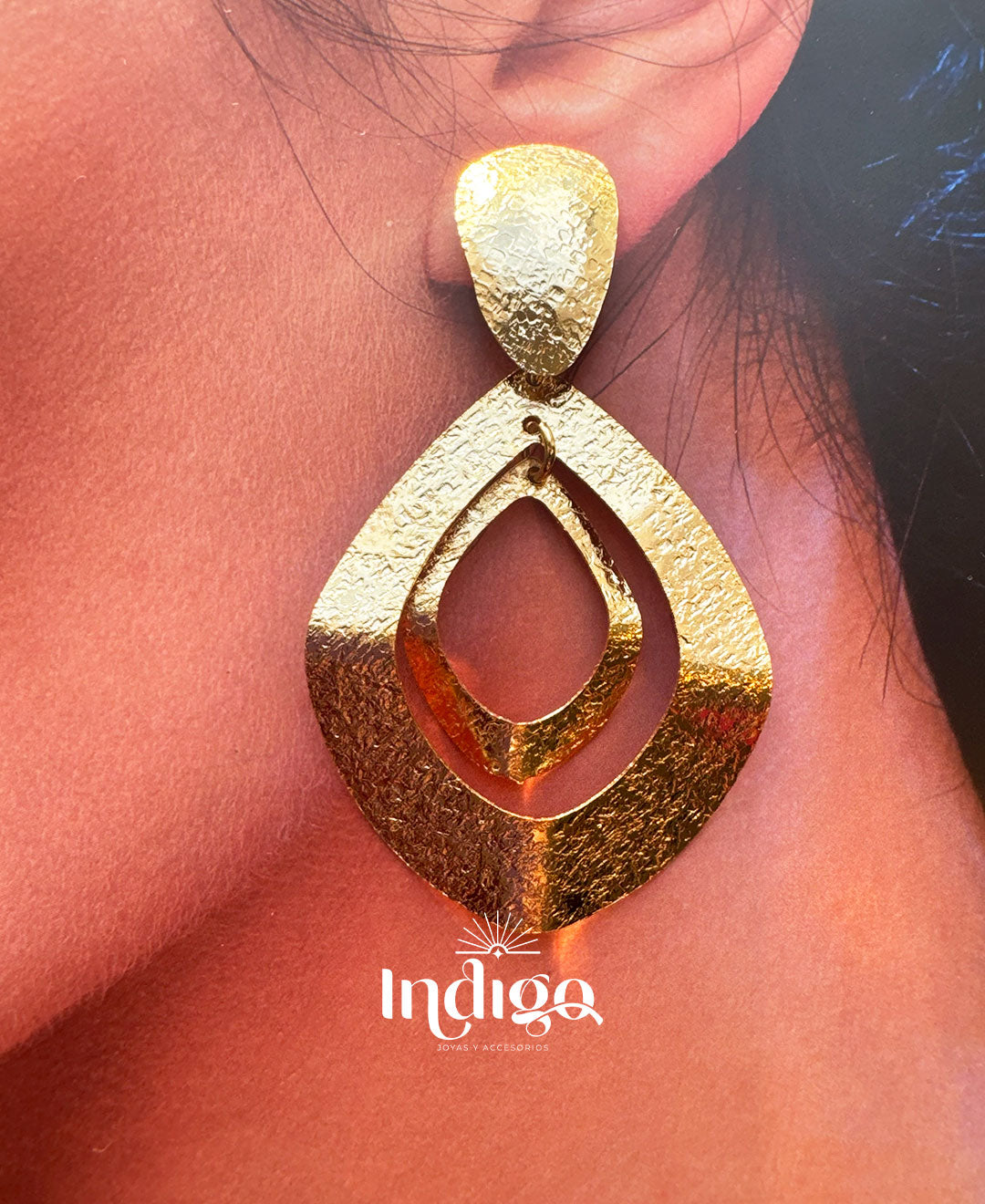 💛 Arete Rombo Dorado con Desgaste