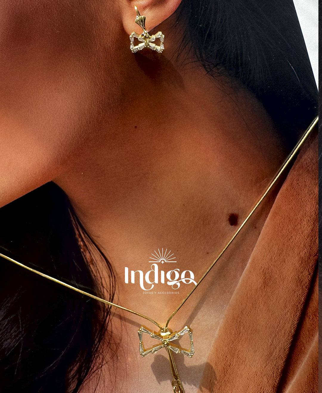 🎀 Juego de Cadena Lisa y Aretes en Moño